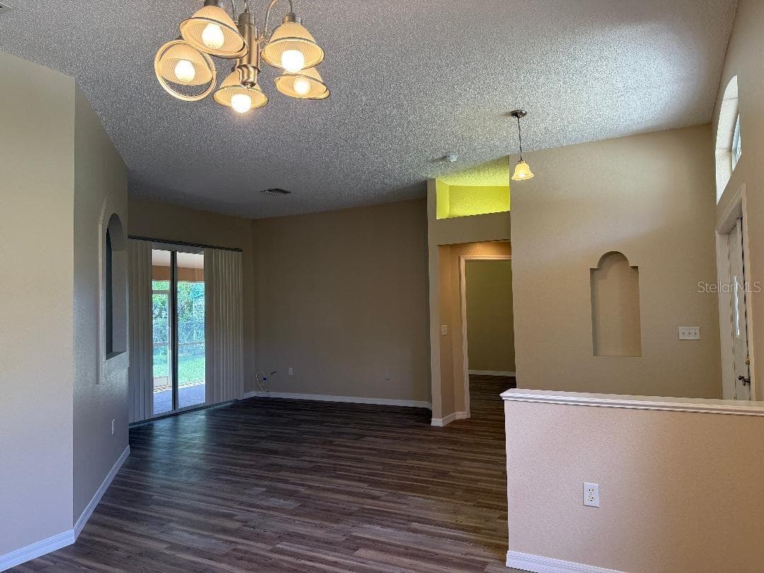 3355 ABELINE ROAD — photo 16 of 59