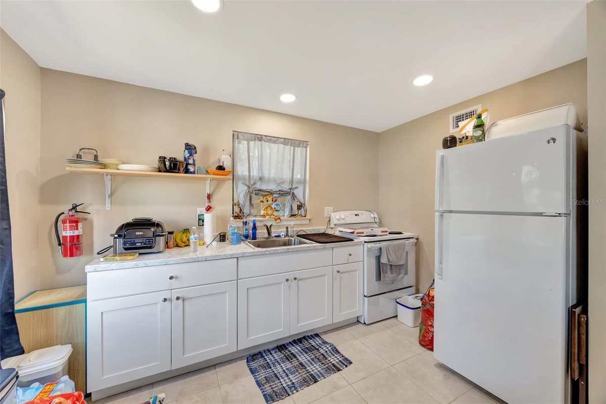 5100 SOUTH ROAD — photo 11 of 37