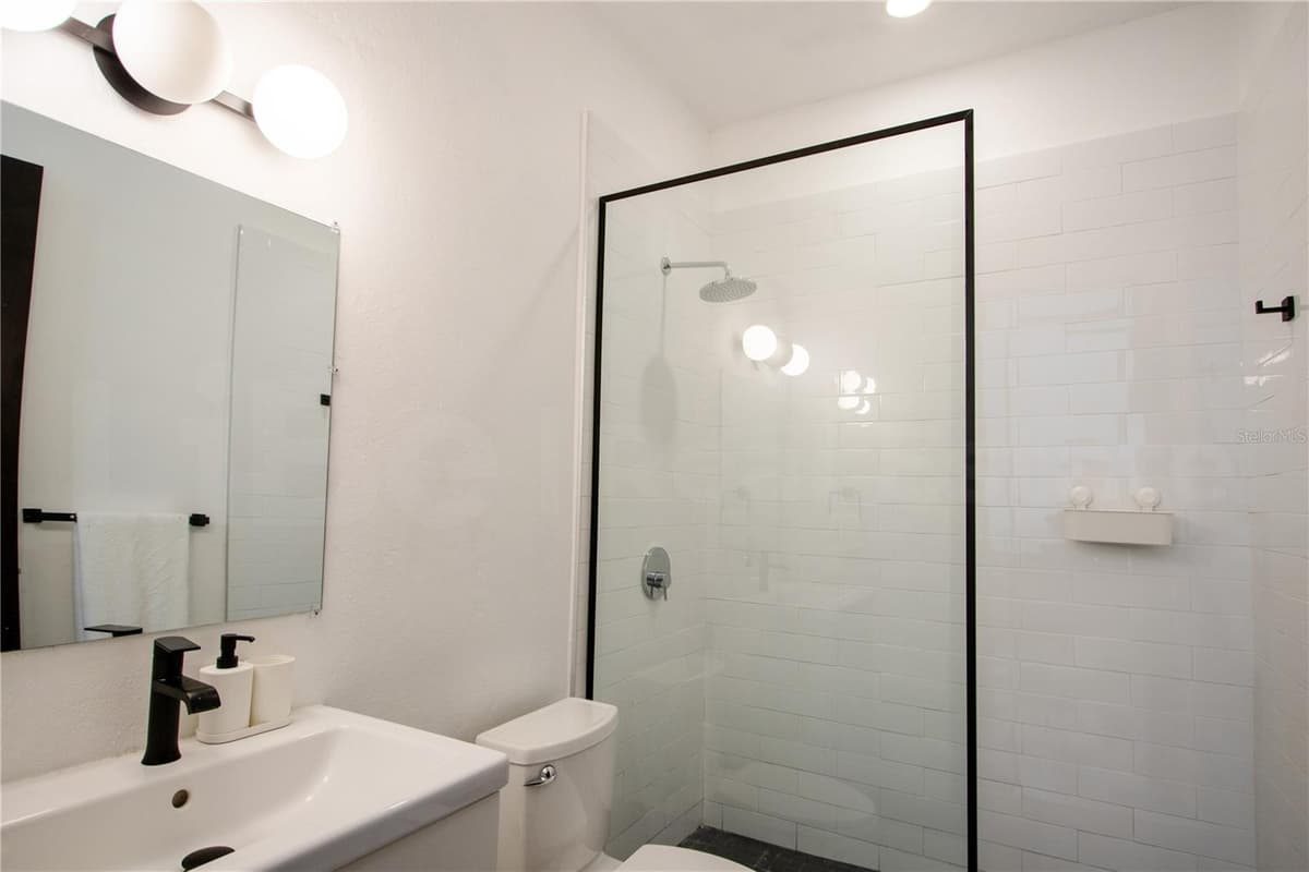 254-256 SAN FRANCISCO STREET — photo 19 of 23