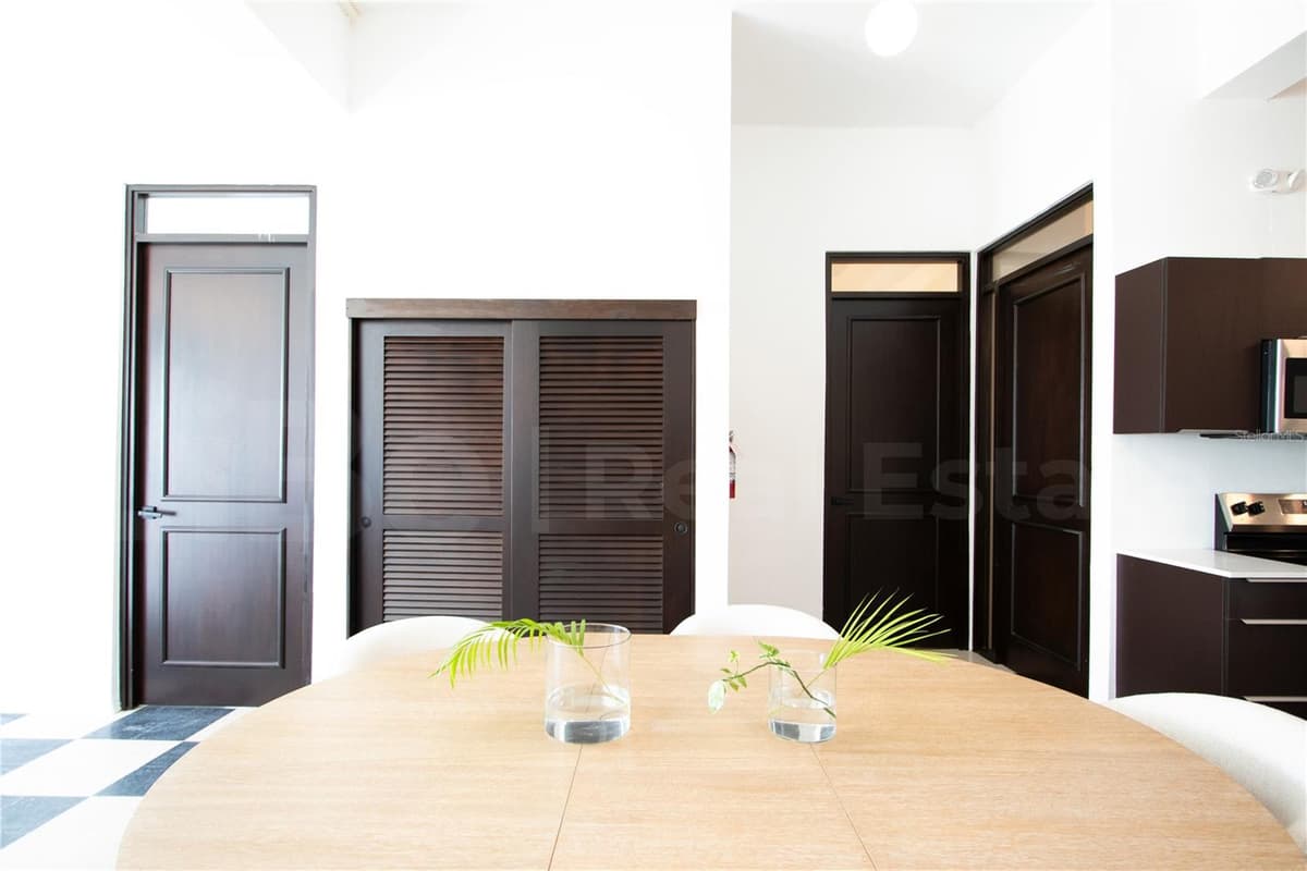 254-256 SAN FRANCISCO STREET — photo 9 of 23
