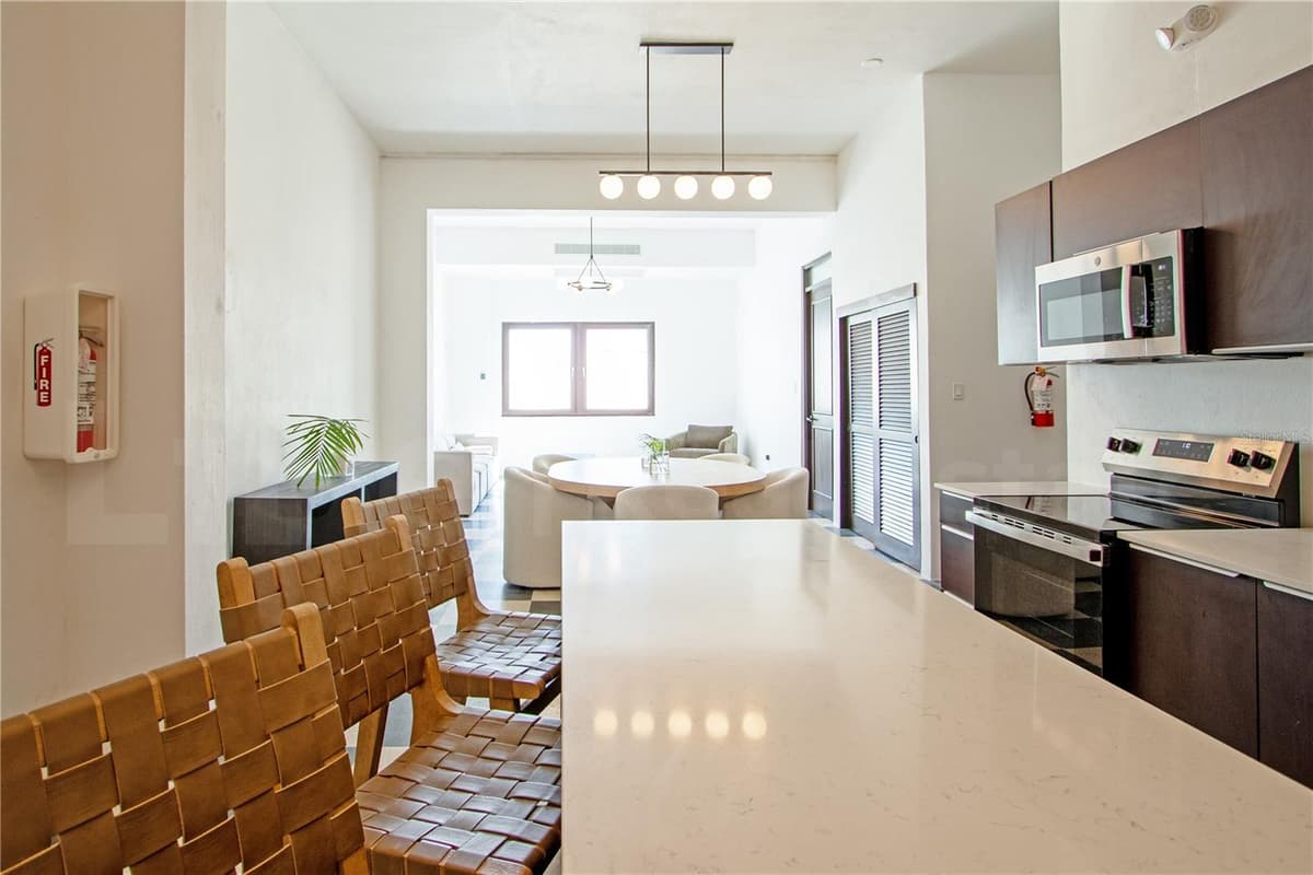 254-256 SAN FRANCISCO STREET — photo 5 of 23