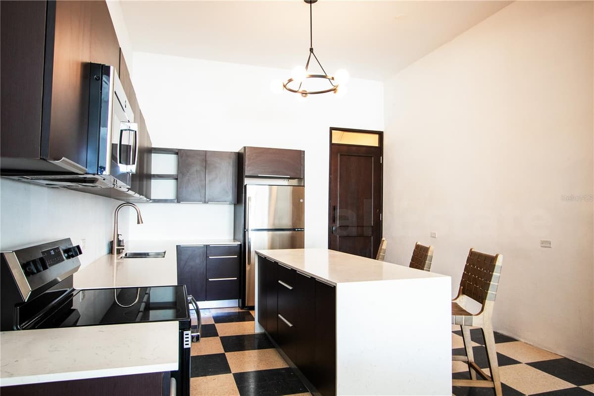 254-256 SAN FRANCISCO STREET — photo 7 of 23