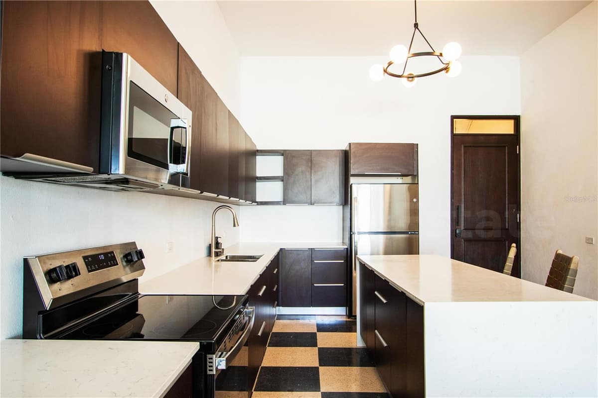 254-256 SAN FRANCISCO STREET — photo 8 of 23