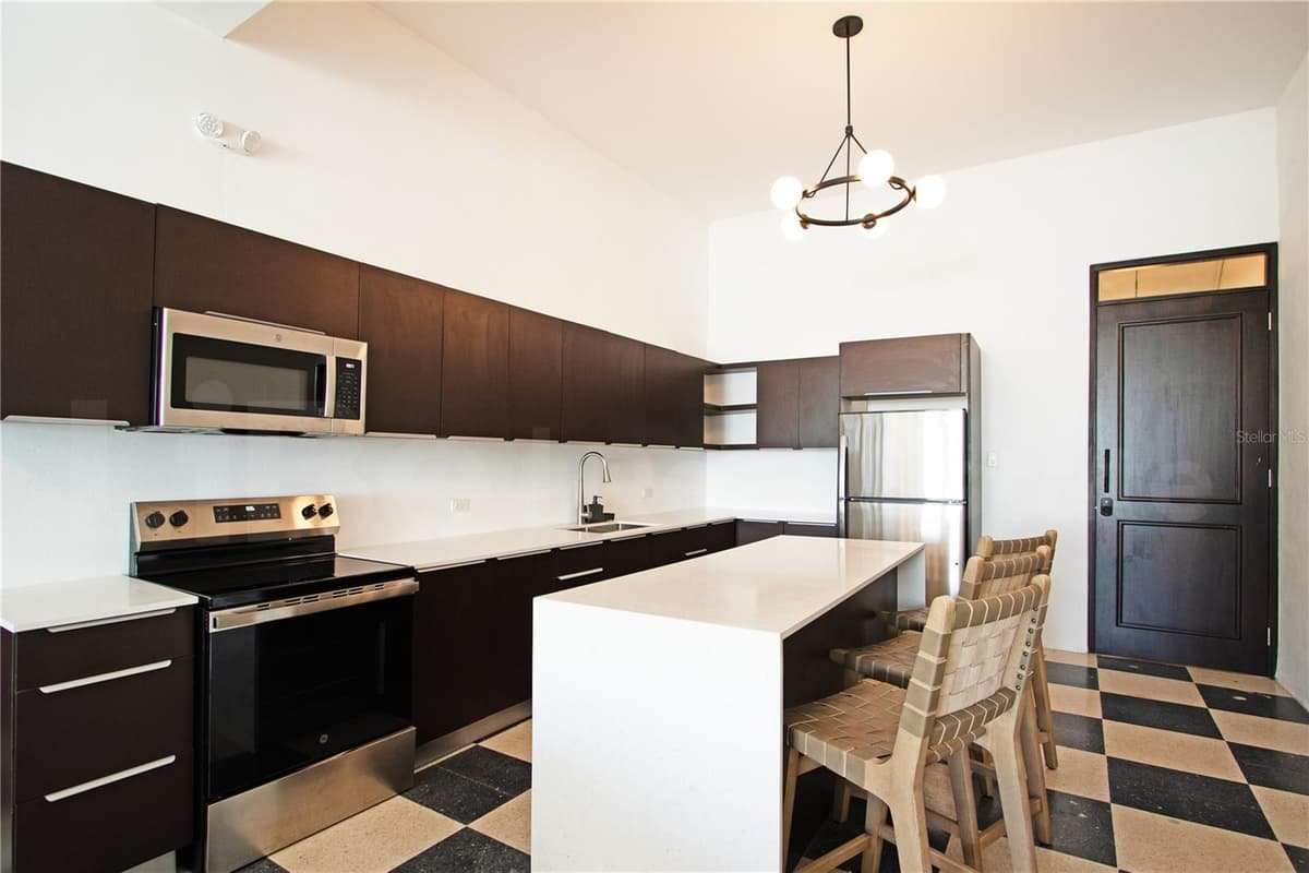 254-256 SAN FRANCISCO STREET — photo 3 of 23