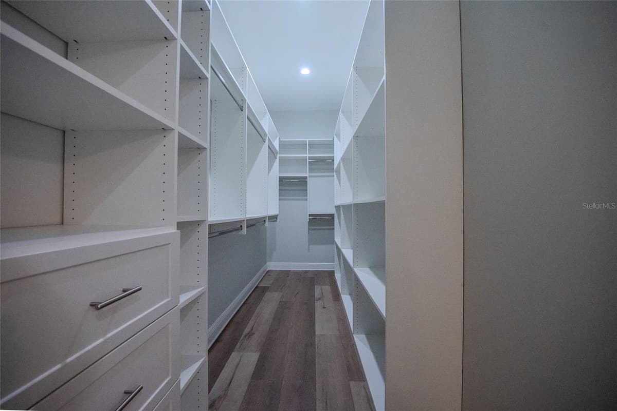141 WATULA AVENUE — photo 33 of 44