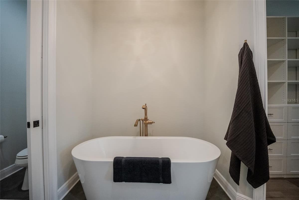 141 WATULA AVENUE — photo 31 of 44
