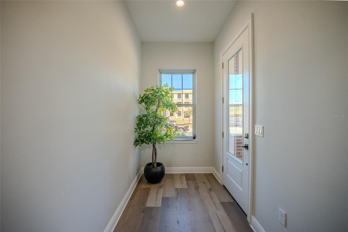 141 WATULA AVENUE — photo 13 of 44