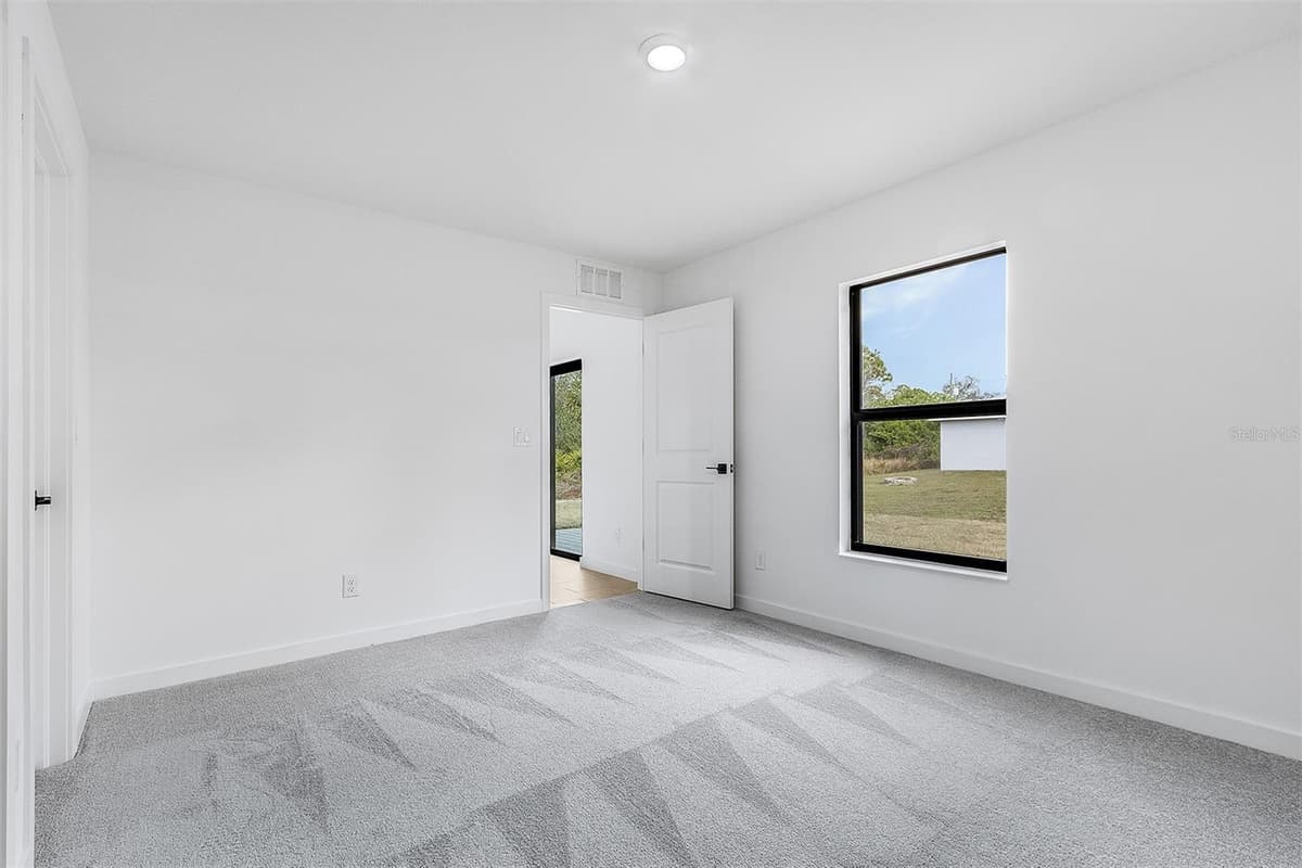 1721 SHEVLIN STREET — photo 13 of 17