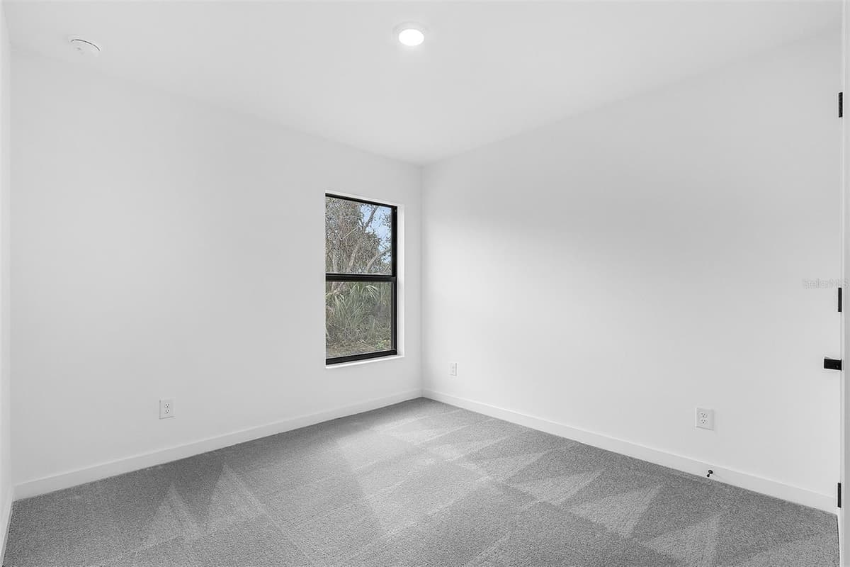 1721 SHEVLIN STREET — photo 16 of 17