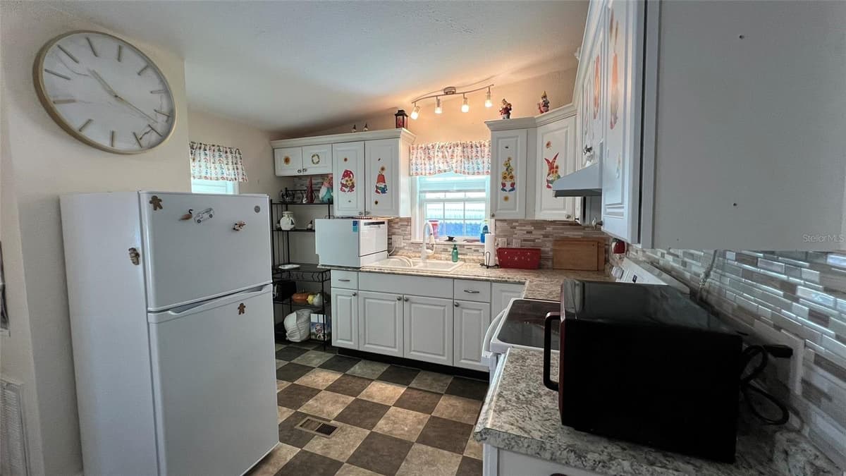 3829 CHAH DRIVE — photo 4 of 19