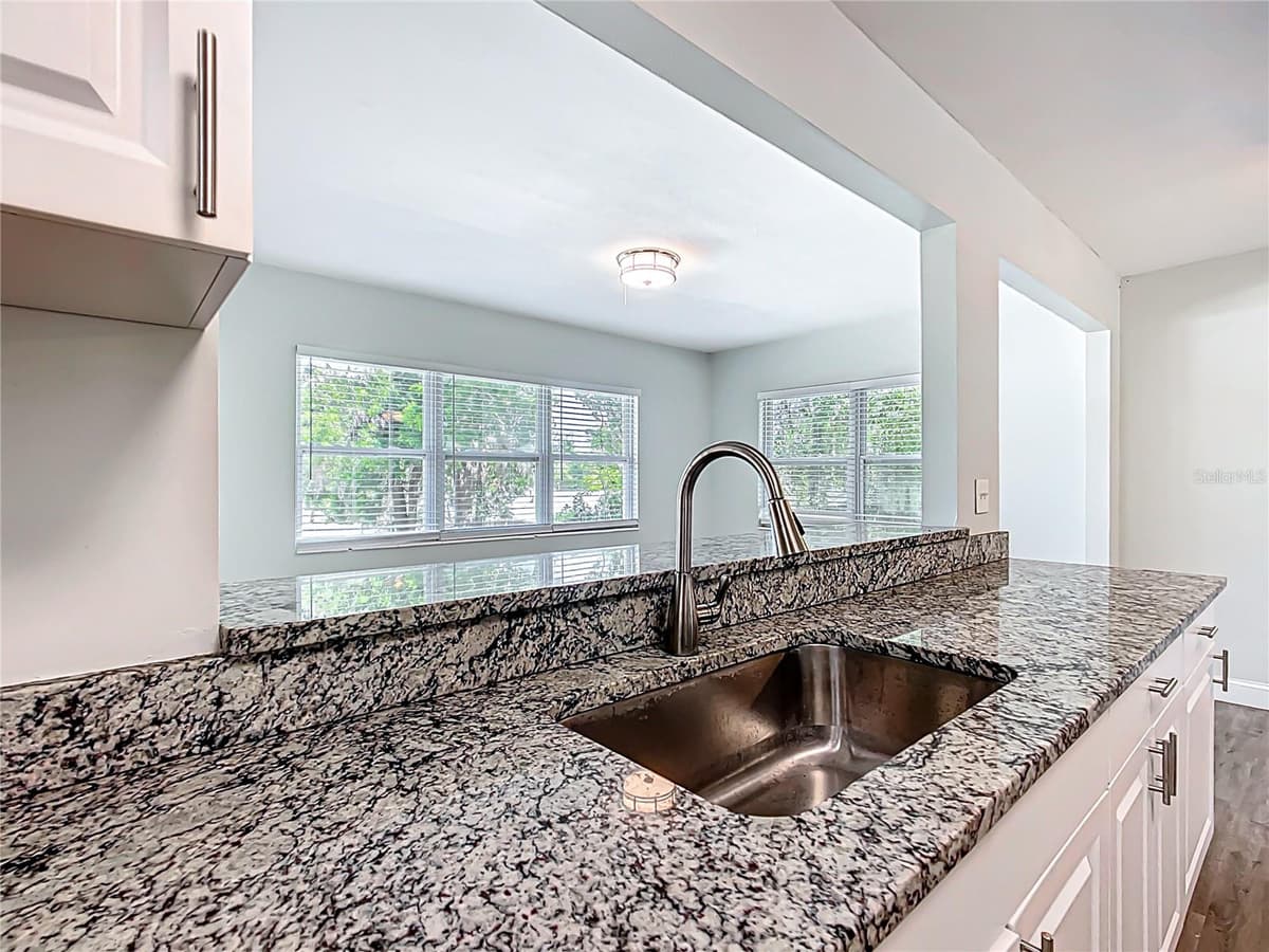 1406 EDEN DRIVE — photo 11 of 37