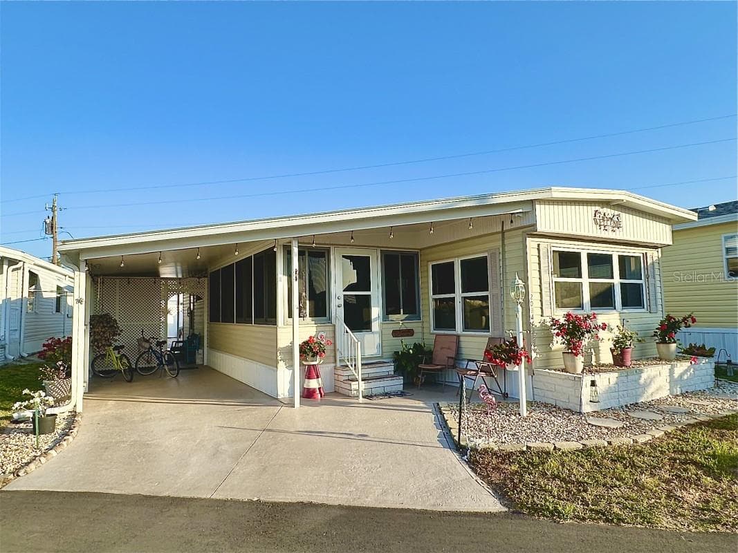 2094 DETROITER STREET — photo 1 of 12