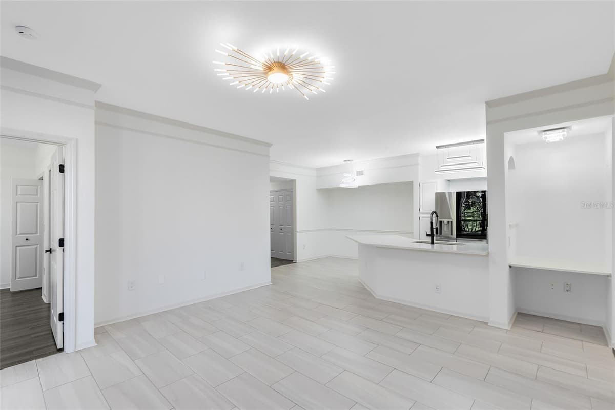 6685 QUEENS BOROUGH AVENUE — photo 12 of 35