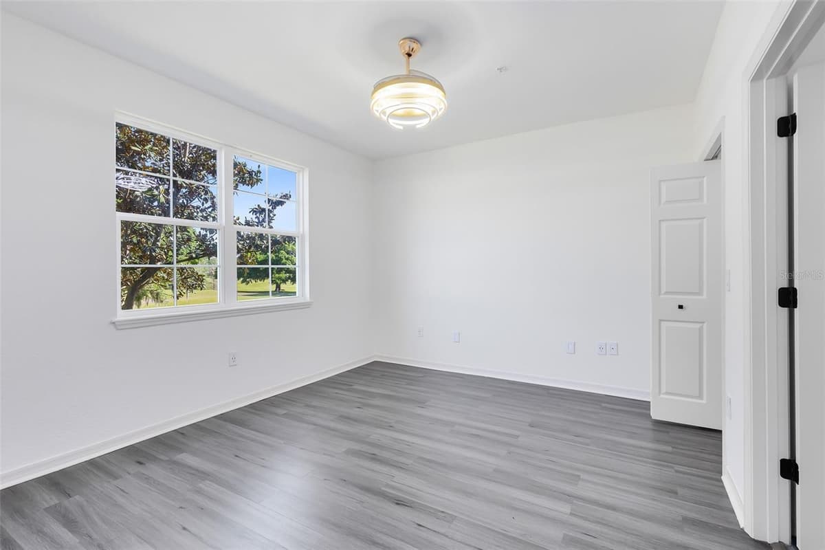 6685 QUEENS BOROUGH AVENUE — photo 17 of 35