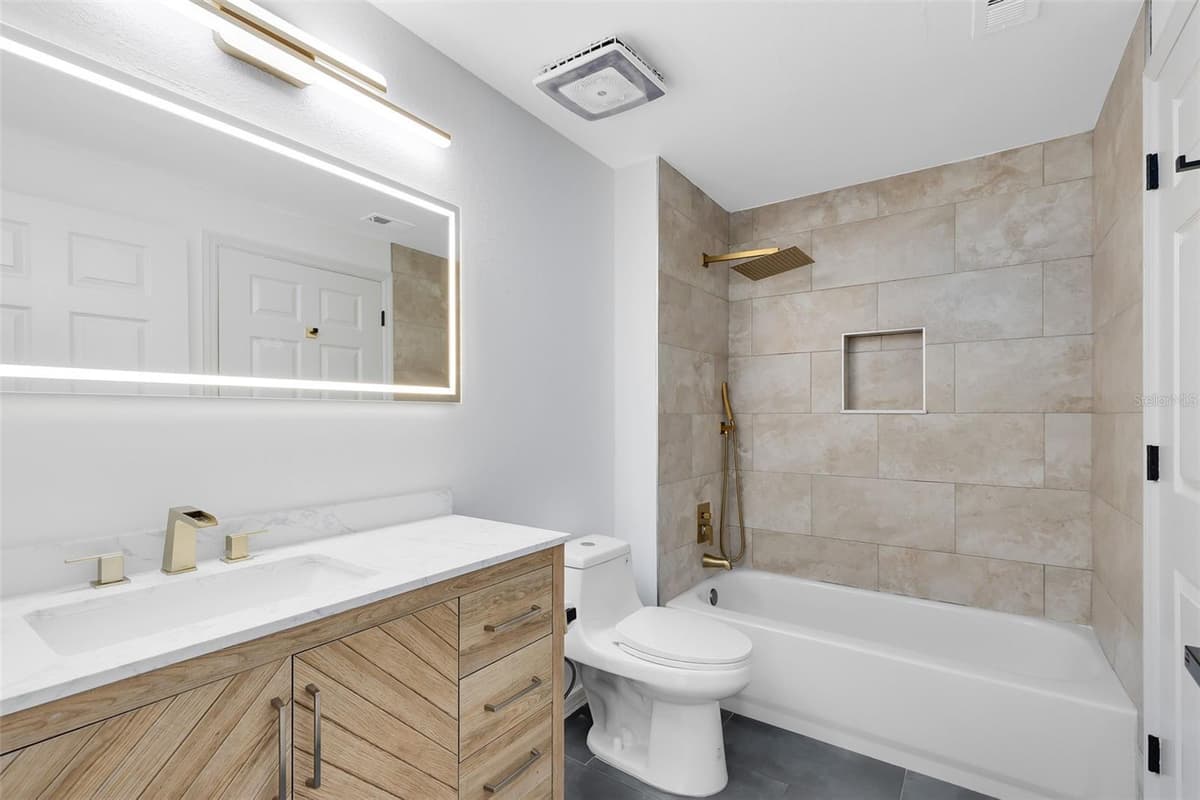 6685 QUEENS BOROUGH AVENUE — photo 19 of 35