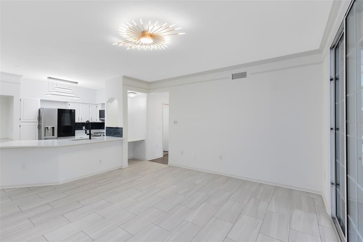 6685 QUEENS BOROUGH AVENUE — photo 11 of 35