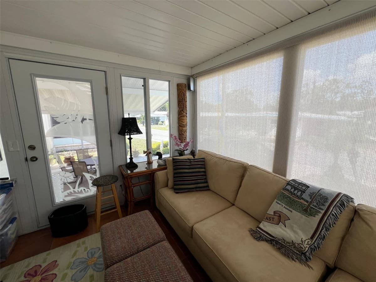29250 US HIGHWAY 19 — photo 17 of 33