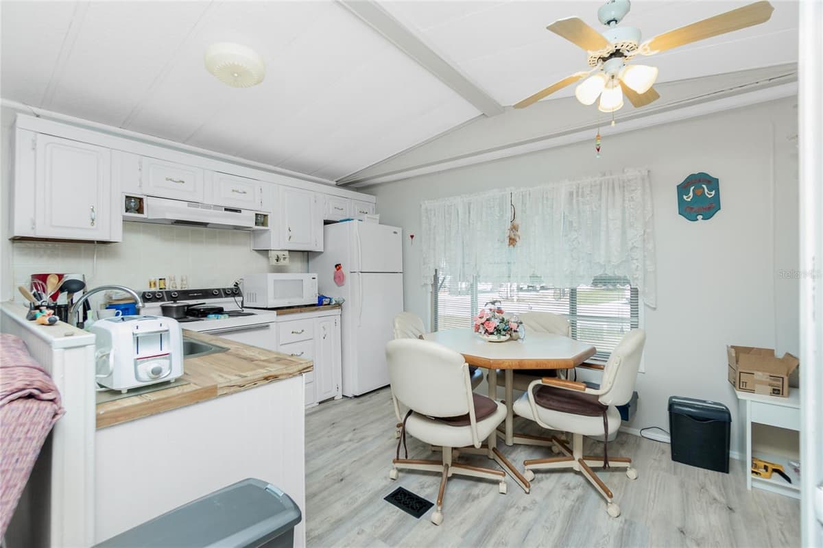 7369 CANDACE LANE — photo 4 of 46