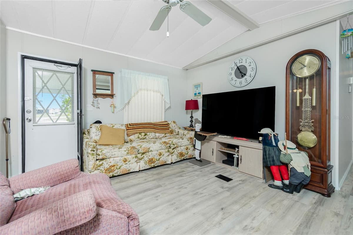 7369 CANDACE LANE — photo 13 of 46