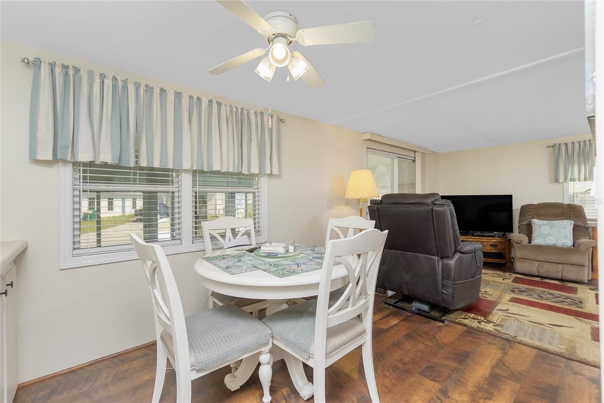 7598 RATAN CIRCLE — photo 8 of 47