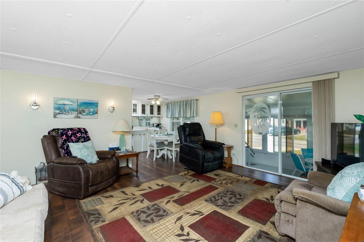 7598 RATAN CIRCLE — photo 9 of 47