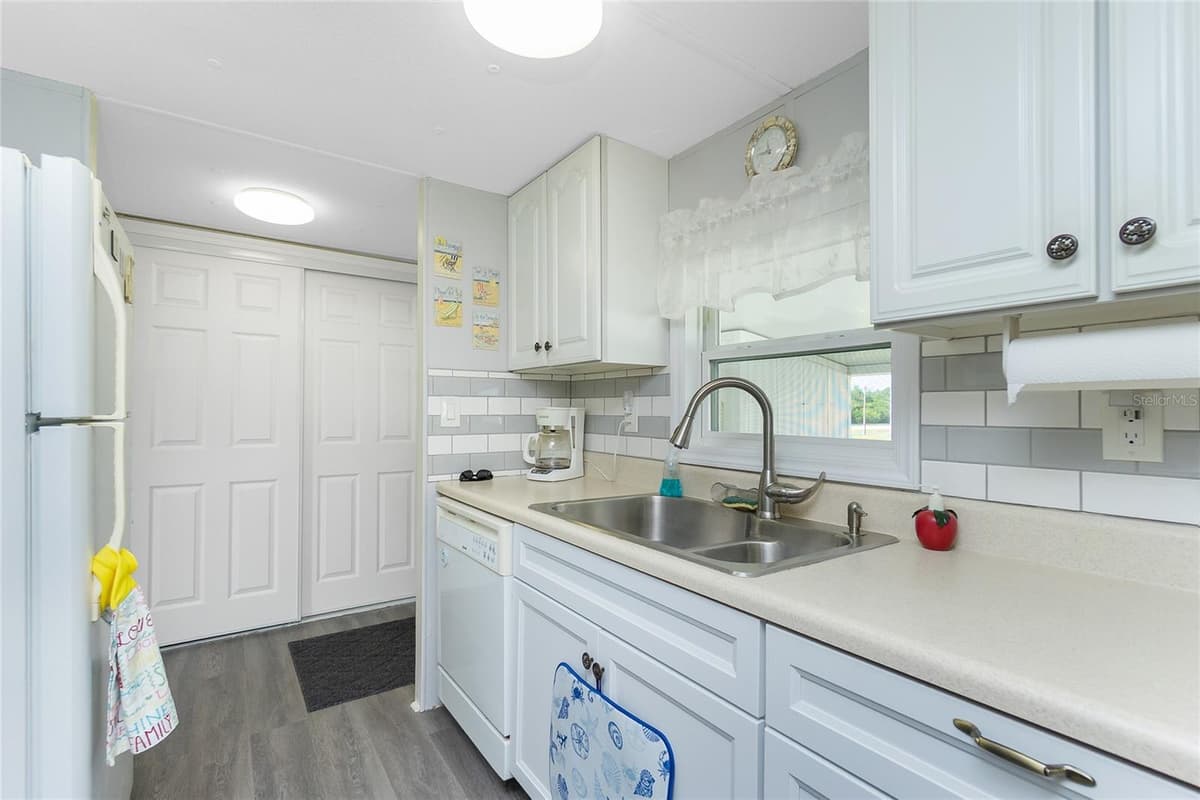 7598 RATAN CIRCLE — photo 5 of 47