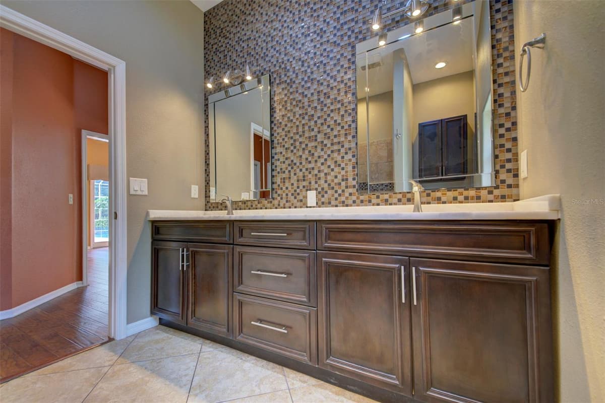 7333 ROYAL OAK DRIVE — photo 7 of 98
