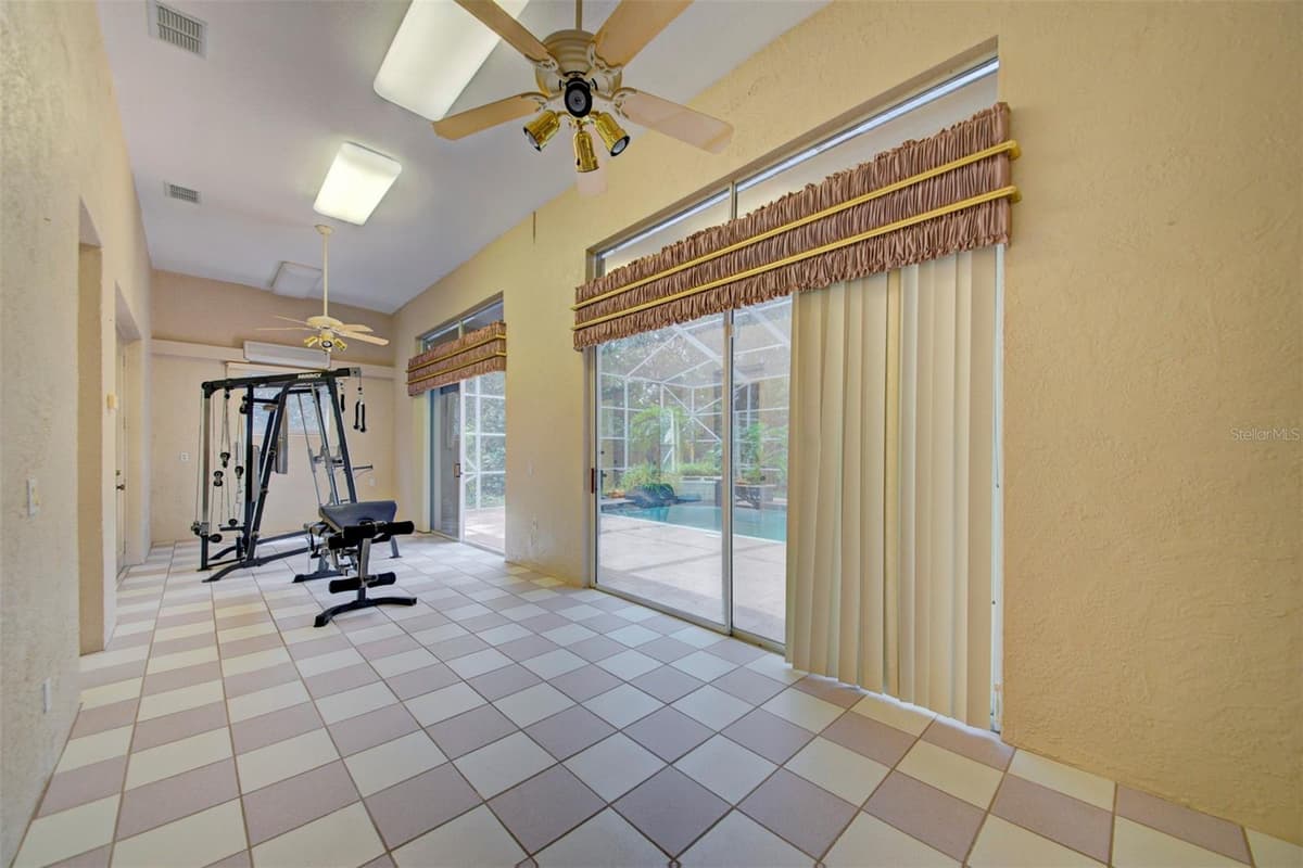 7333 ROYAL OAK DRIVE — photo 10 of 98