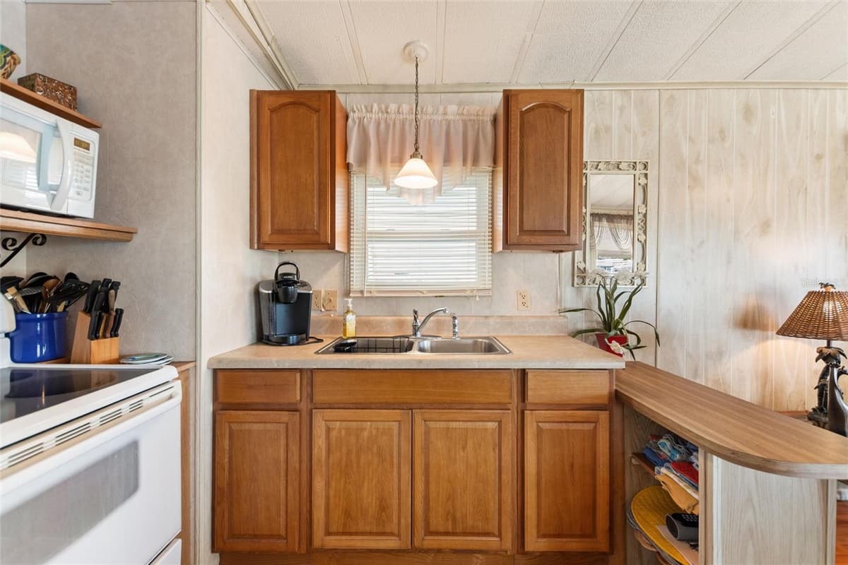 251 PATTERSON ROAD — photo 14 of 44