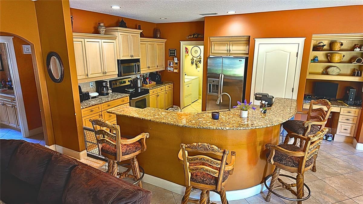 35 FRONTIER DRIVE — photo 8 of 24