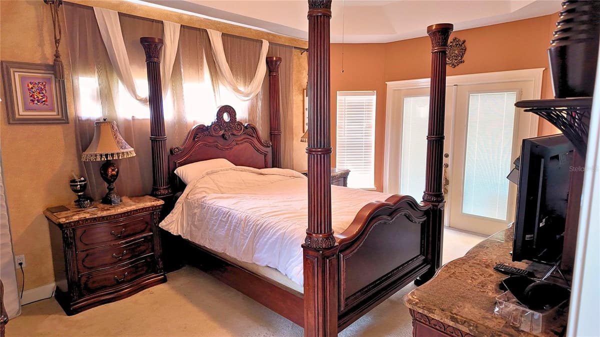 35 FRONTIER DRIVE — photo 12 of 24