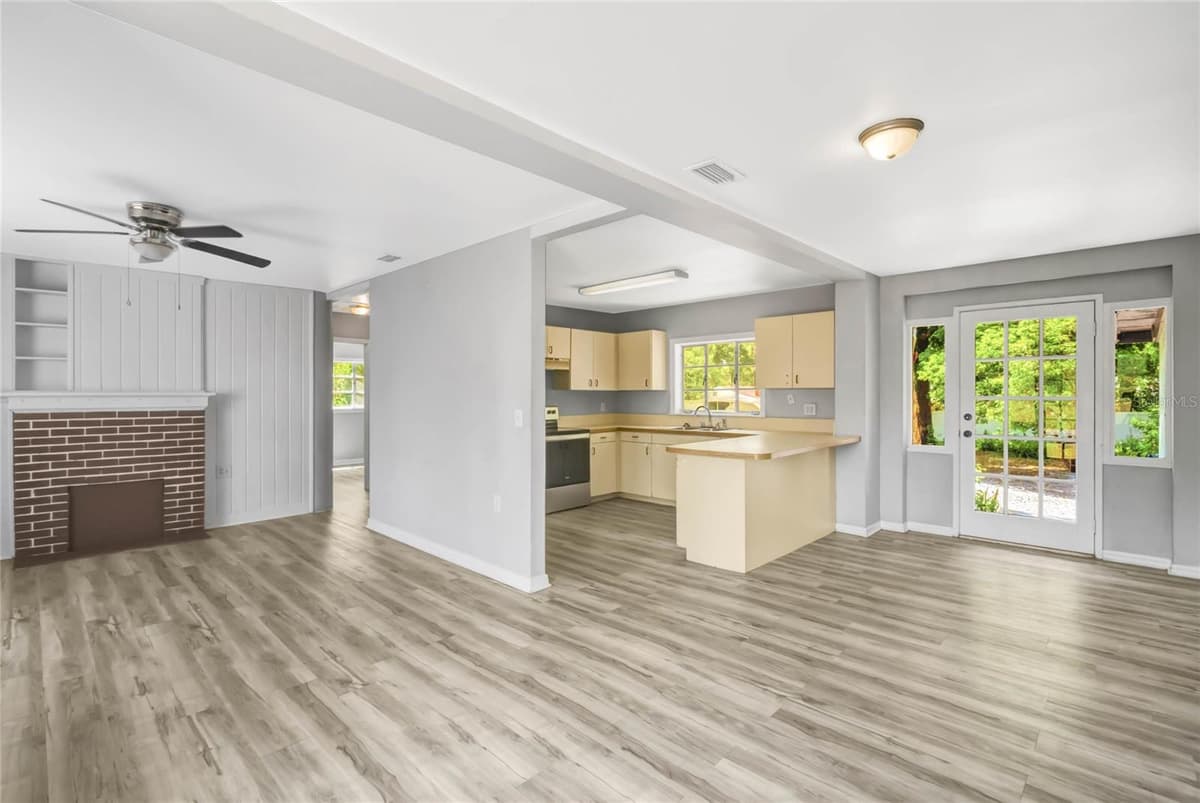 322 FRANKFORT AVENUE — photo 4 of 19