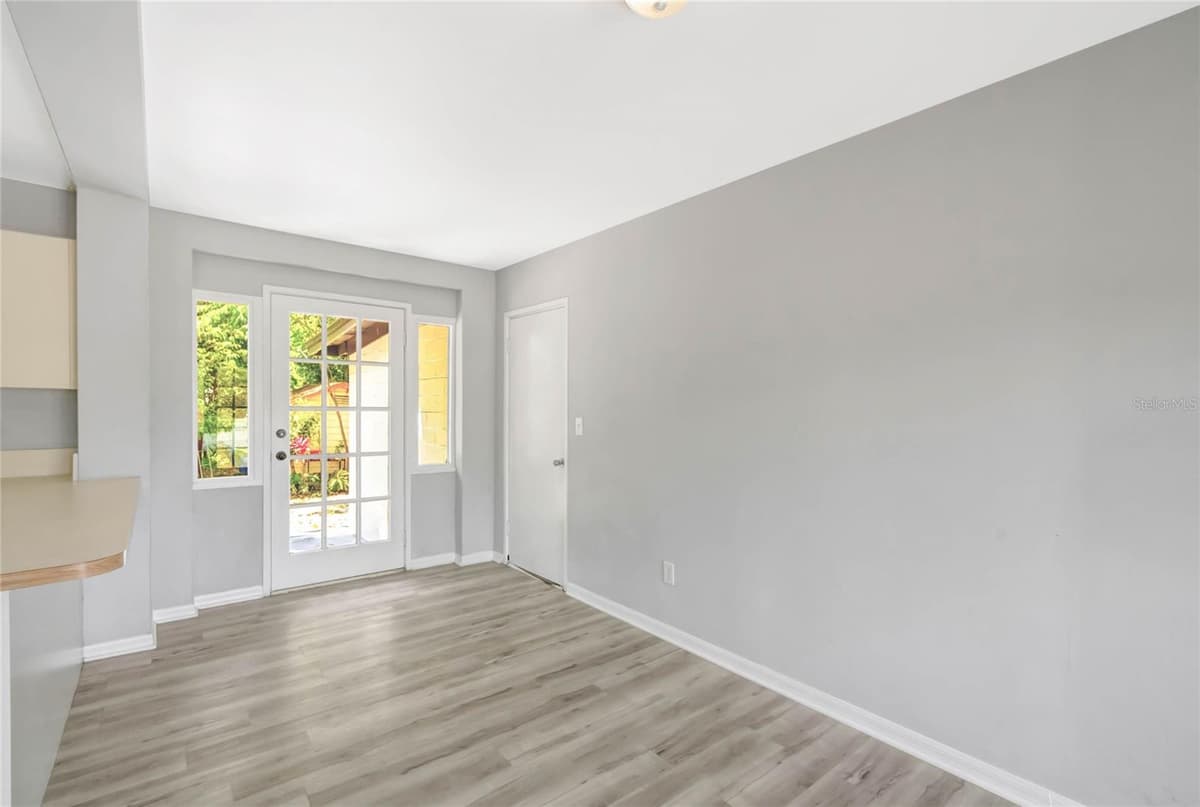 322 FRANKFORT AVENUE — photo 7 of 19