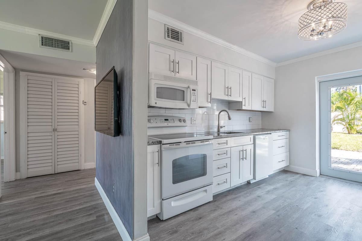 4001 NORTH A STREET — photo 14 of 50