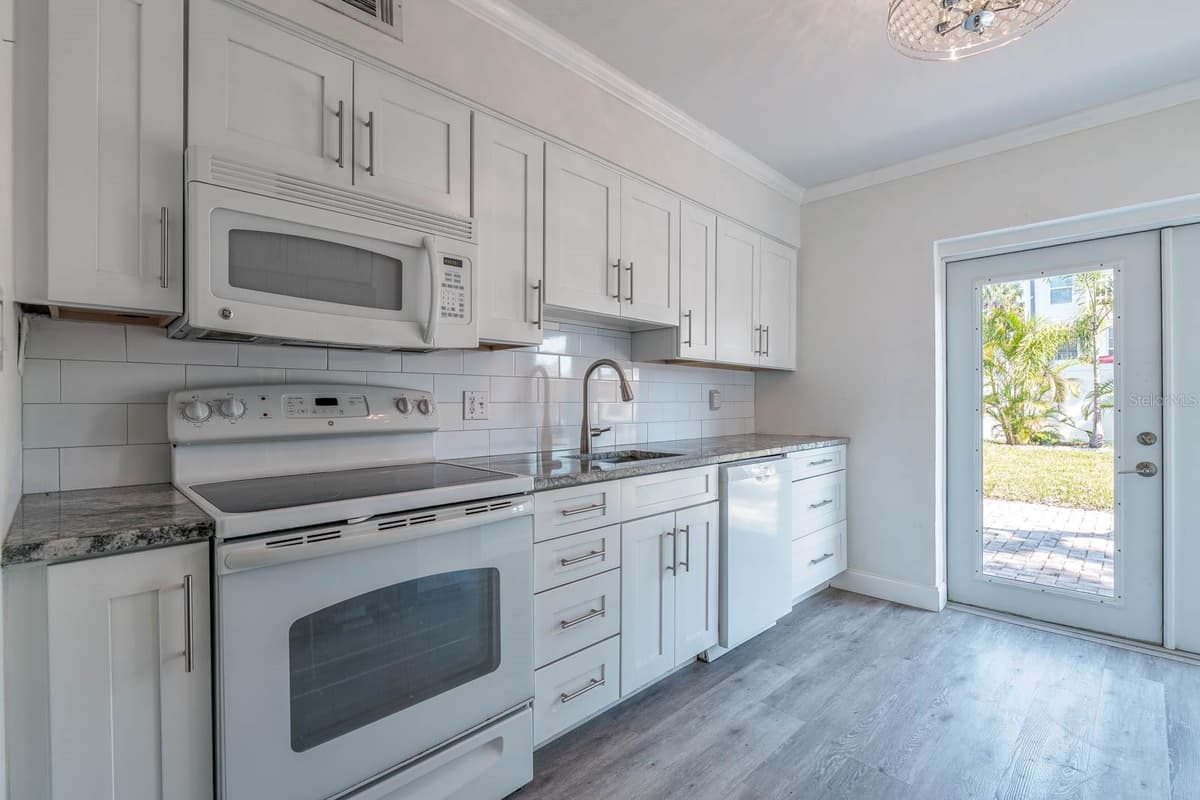 4001 NORTH A STREET — photo 12 of 50