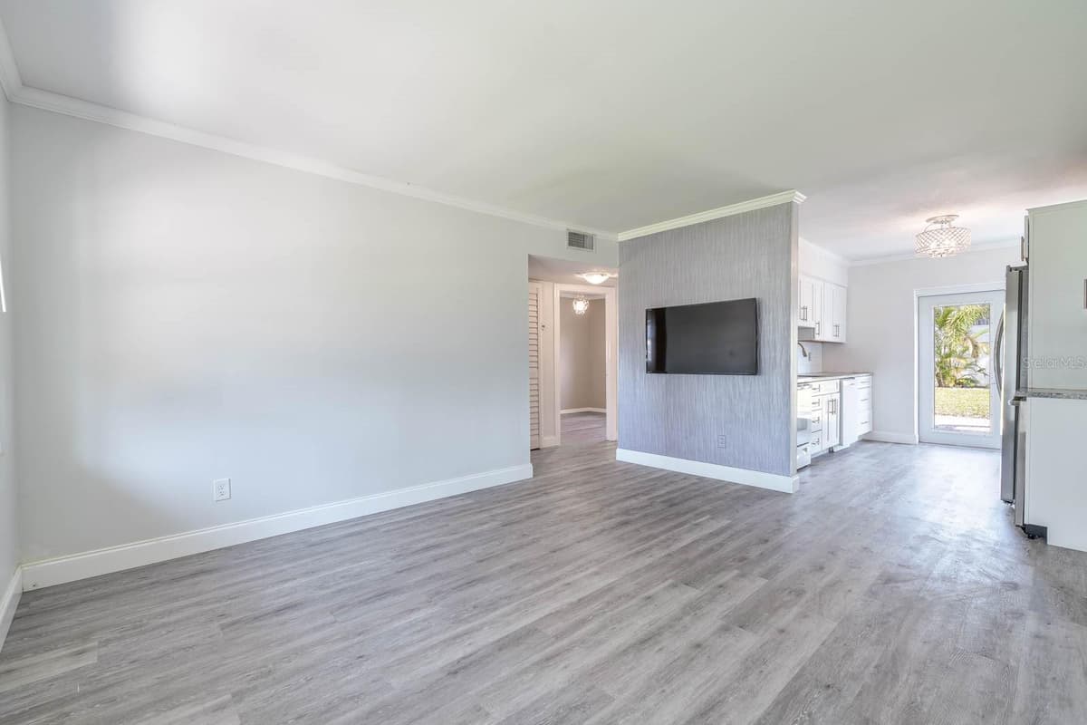 4001 NORTH A STREET — photo 9 of 50