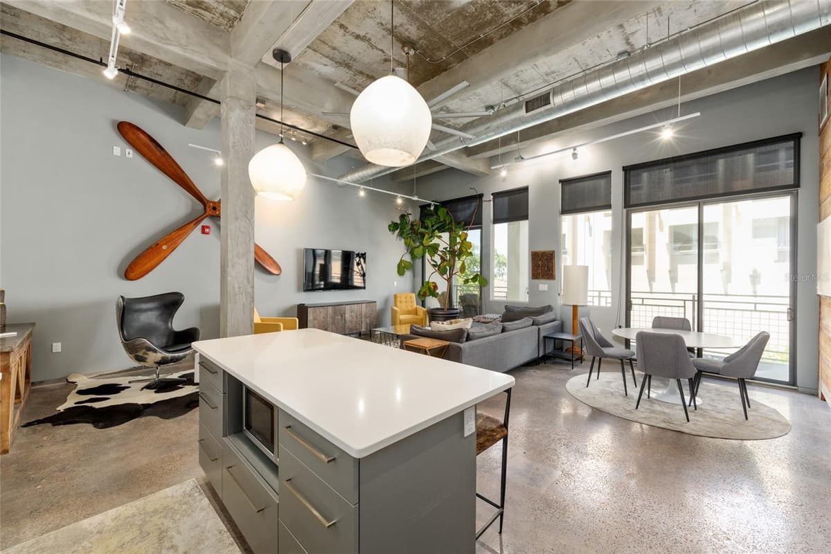 302 BROADWAY STREET — photo 10 of 36