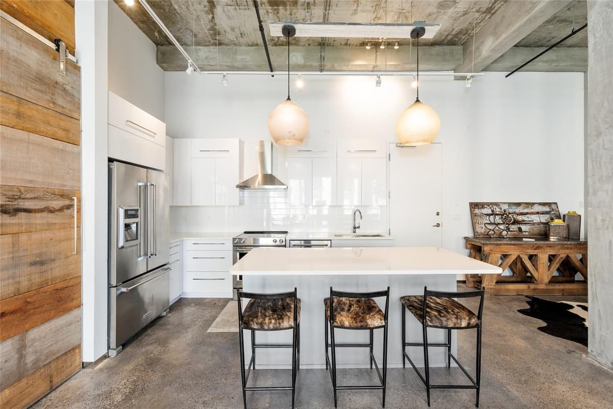 302 BROADWAY STREET — photo 8 of 36