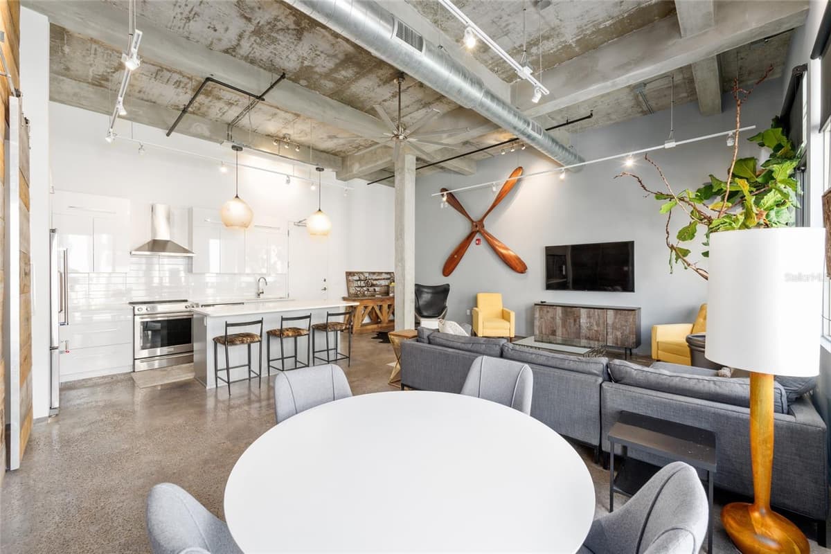 302 BROADWAY STREET — photo 14 of 36