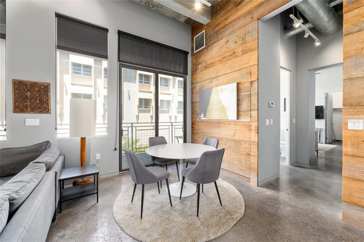 302 BROADWAY STREET — photo 12 of 36