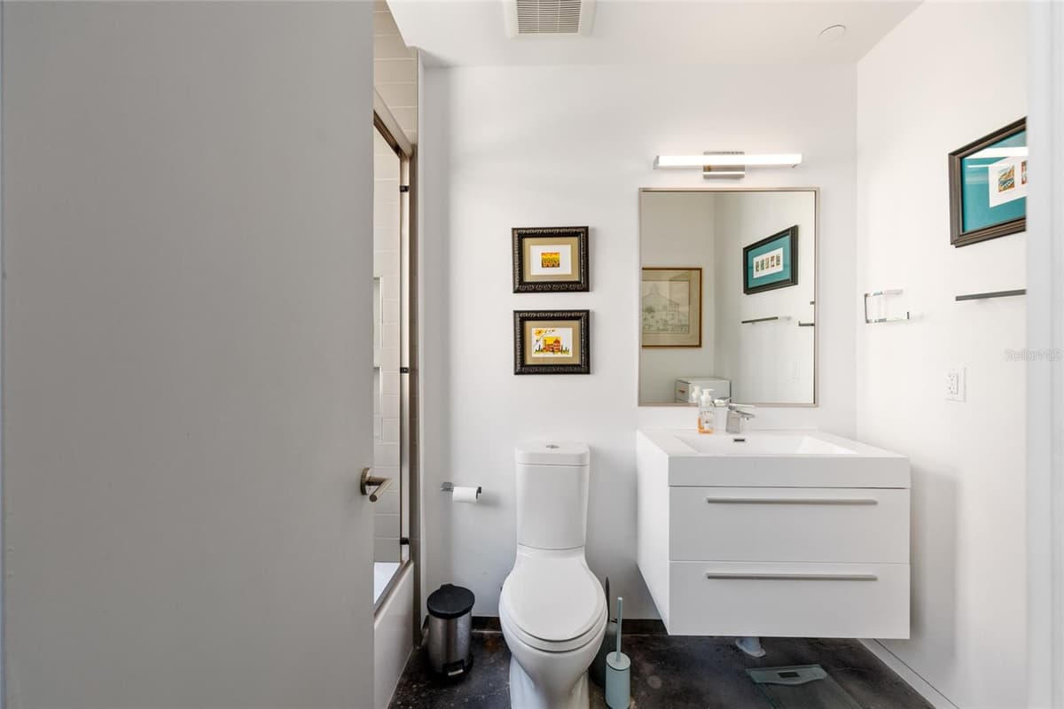 302 BROADWAY STREET — photo 21 of 36