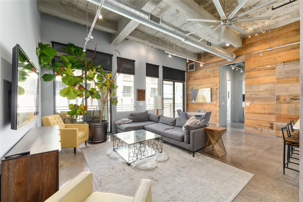 302 BROADWAY STREET — photo 6 of 36
