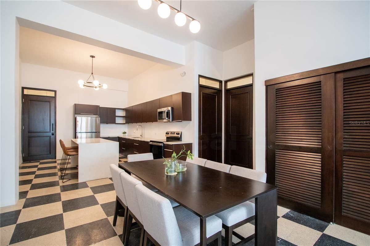 254-256 SAN FRANCISCO STREET — photo 7 of 19
