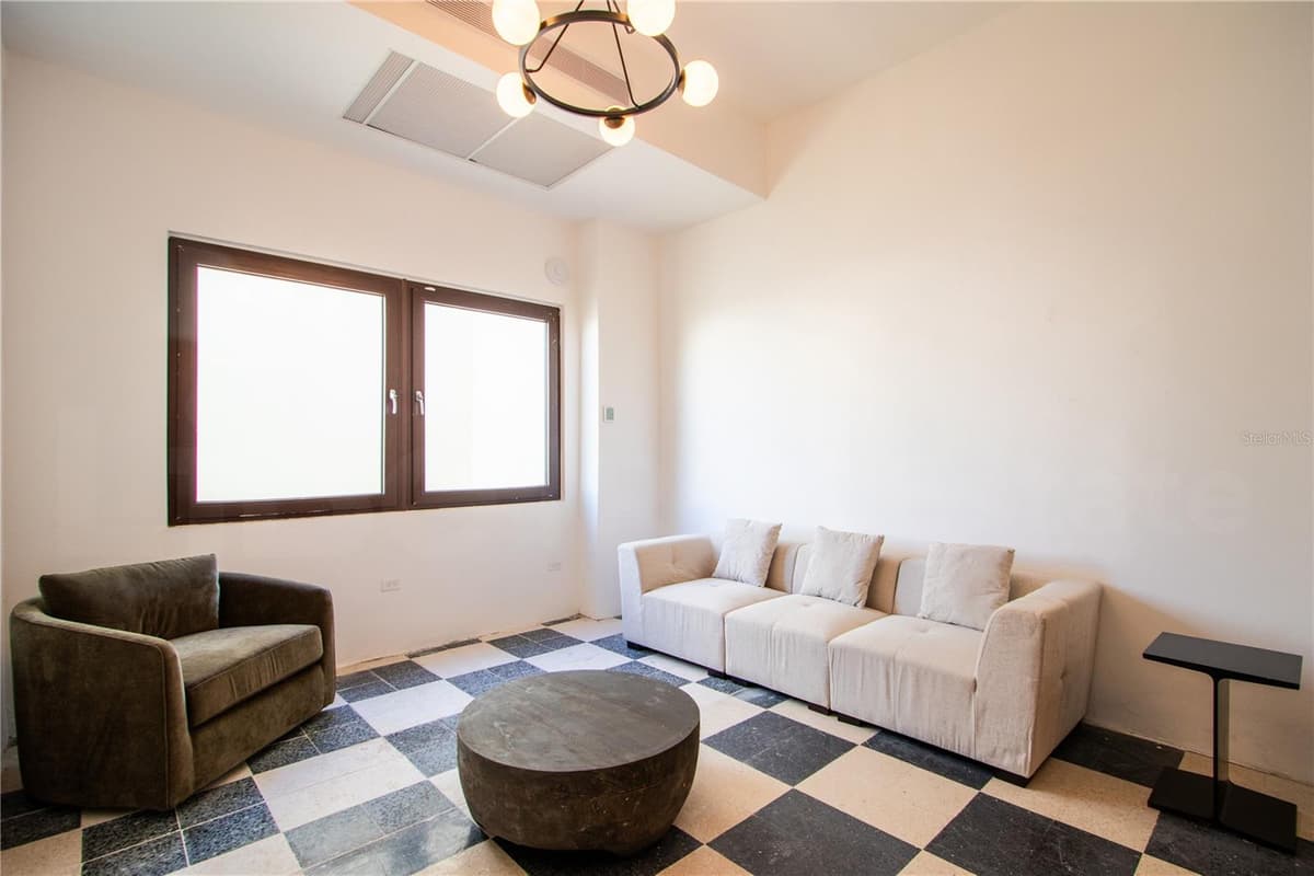 254-256 SAN FRANCISCO STREET — photo 9 of 19