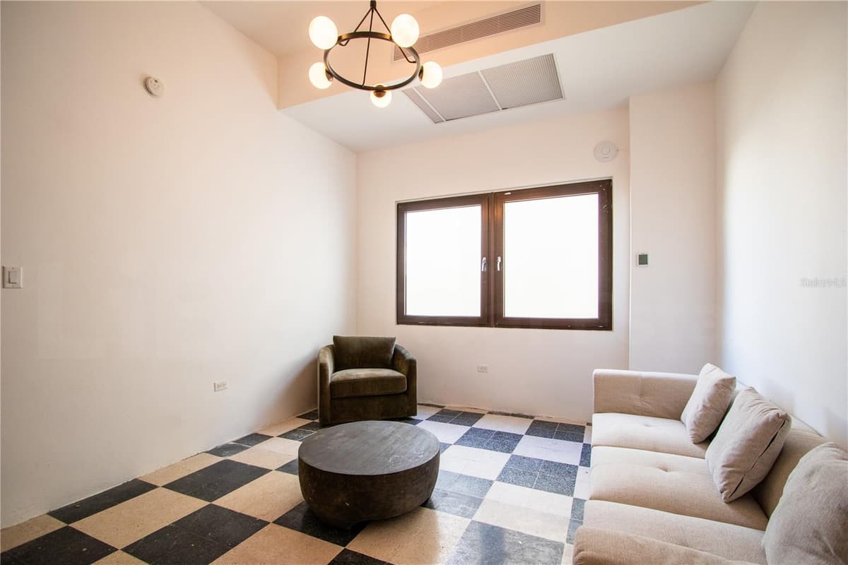 254-256 SAN FRANCISCO STREET — photo 10 of 19