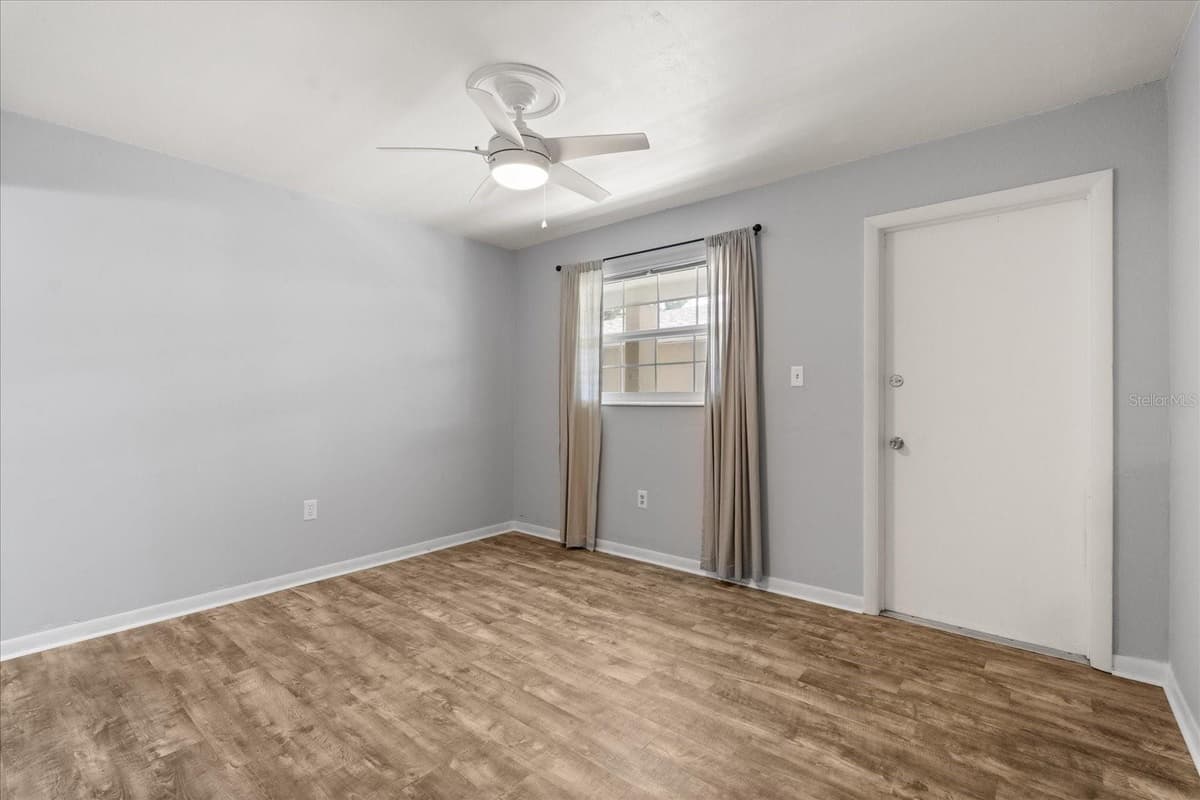 2500 LEE ROAD — photo 14 of 49