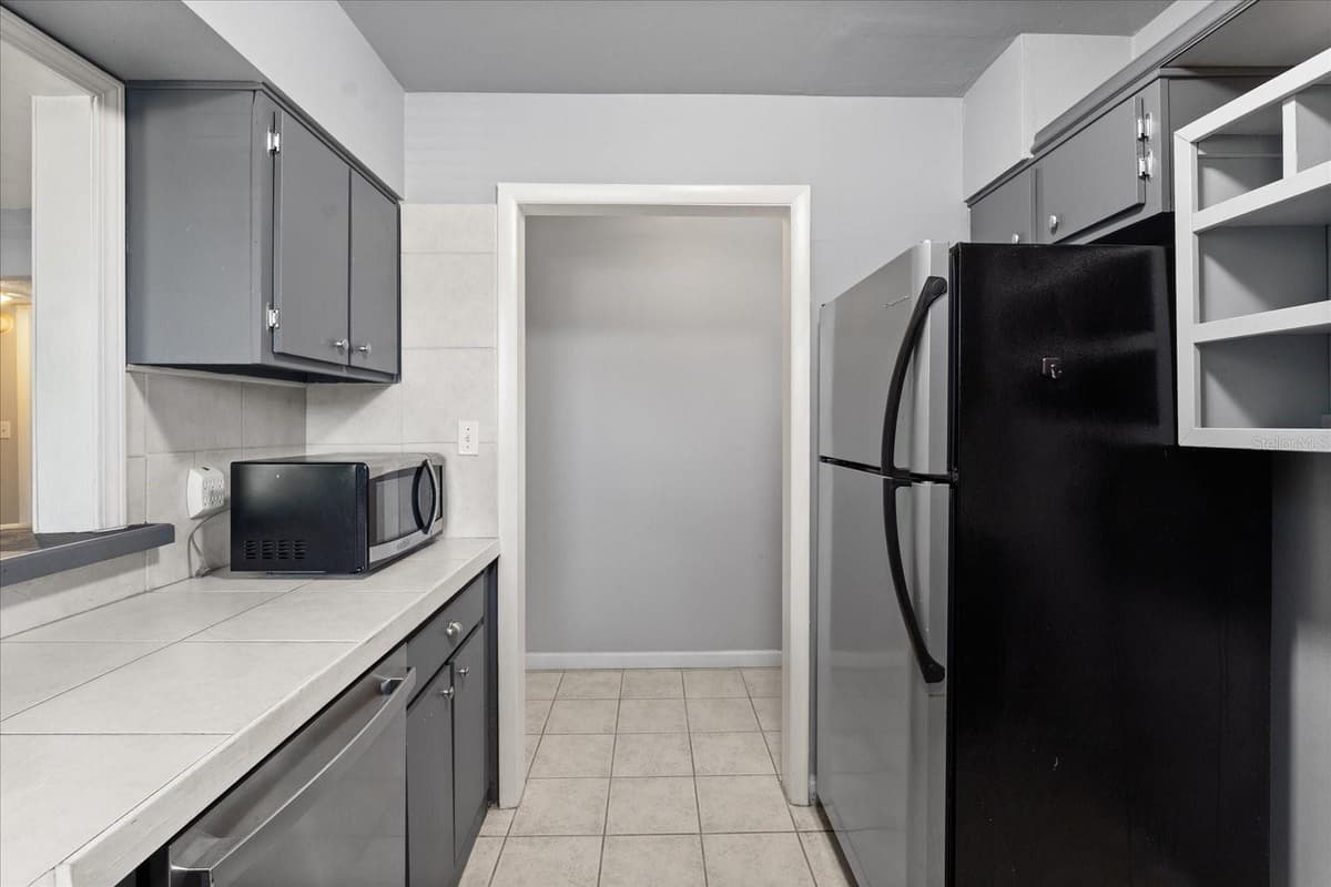2500 LEE ROAD — photo 13 of 49