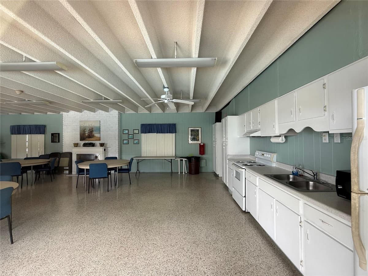 2500 LEE ROAD — photo 33 of 49