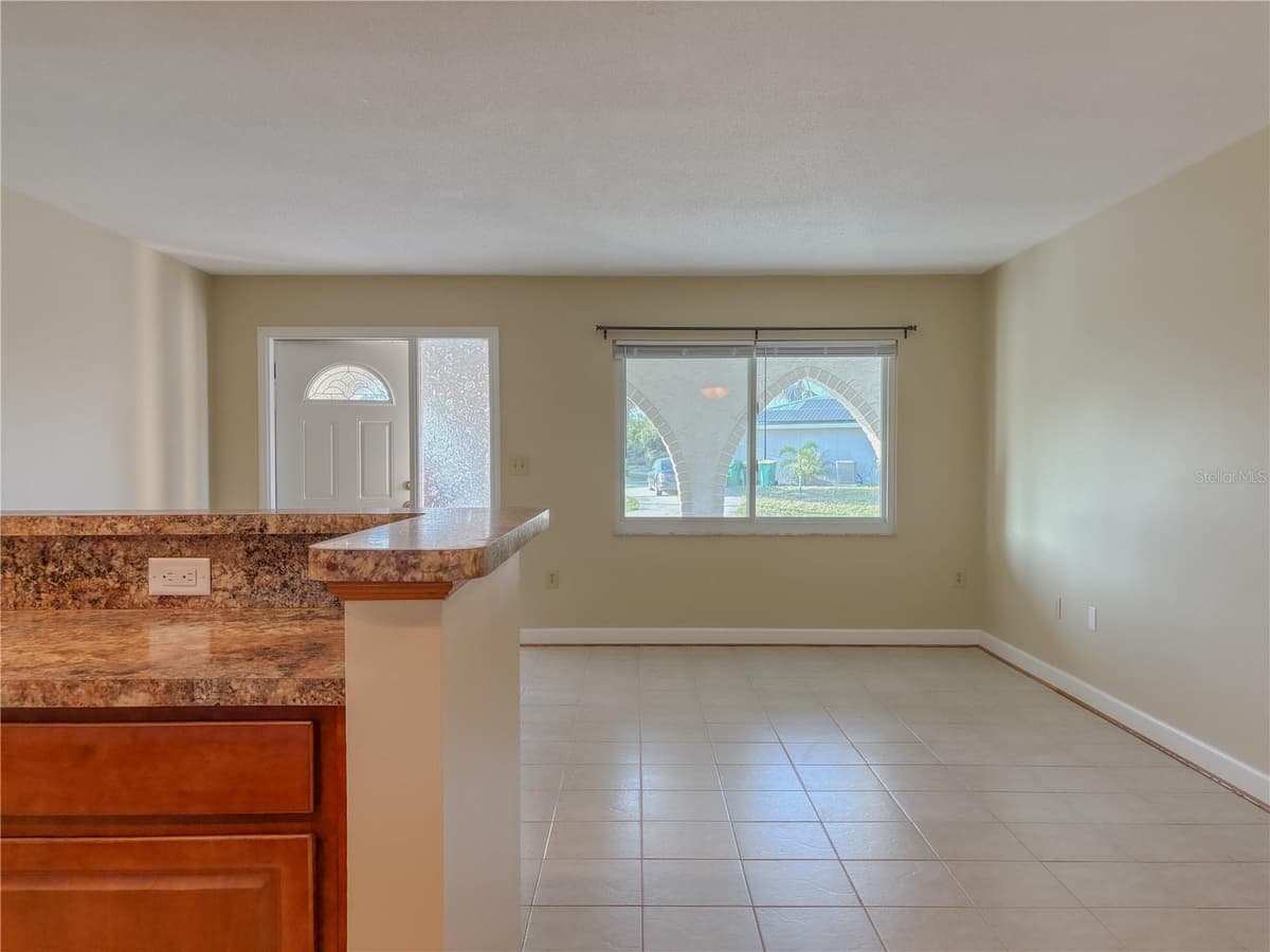 389 MILLPORT STREET — photo 14 of 29