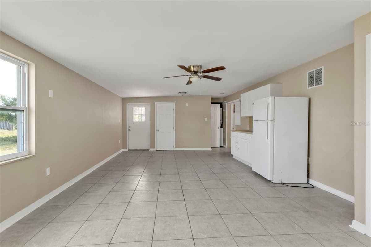 21242 COULTON AVENUE — photo 14 of 23